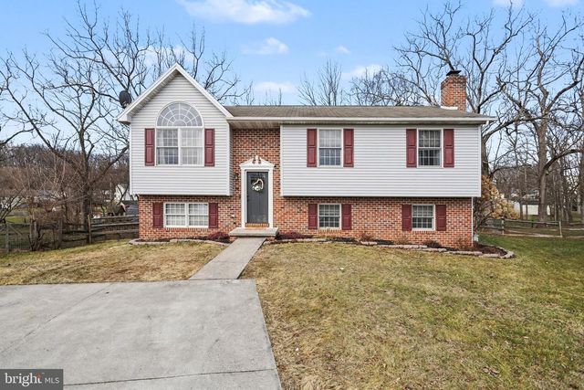 14 REVERE CT, Littlestown, PA 17340