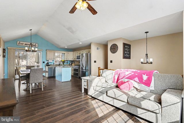 14 REVERE CT, Littlestown, PA 17340