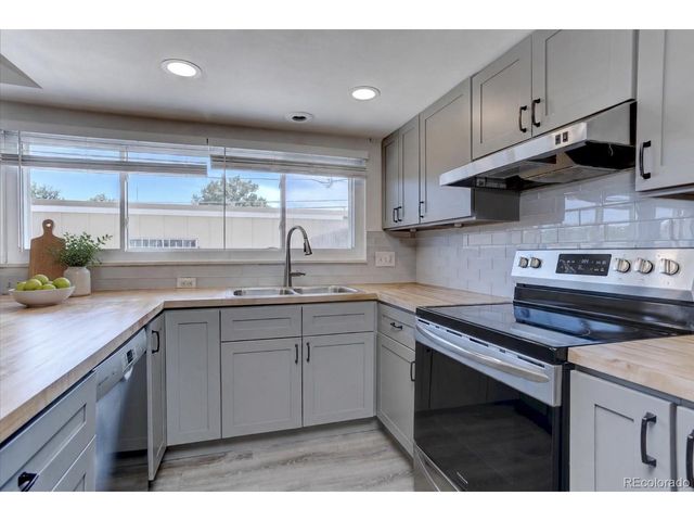 815 S Youngfield Ct, Denver, CO 80228