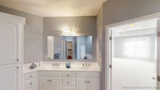 826 Oak Tree Drive, Ardmore, OK 73401