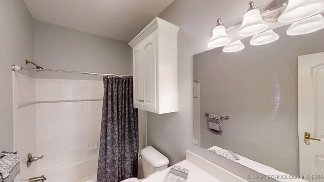 826 Oak Tree Drive, Ardmore, OK 73401