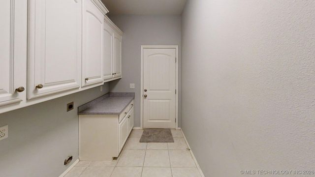 826 Oak Tree Drive, Ardmore, OK 73401