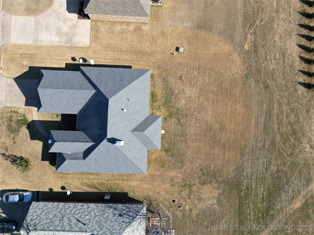 826 Oak Tree Drive, Ardmore, OK 73401