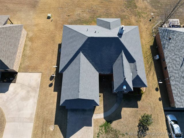 826 Oak Tree Drive, Ardmore, OK 73401