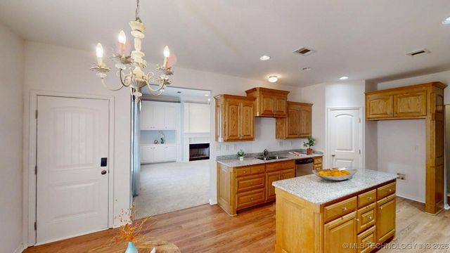 826 Oak Tree Drive, Ardmore, OK 73401