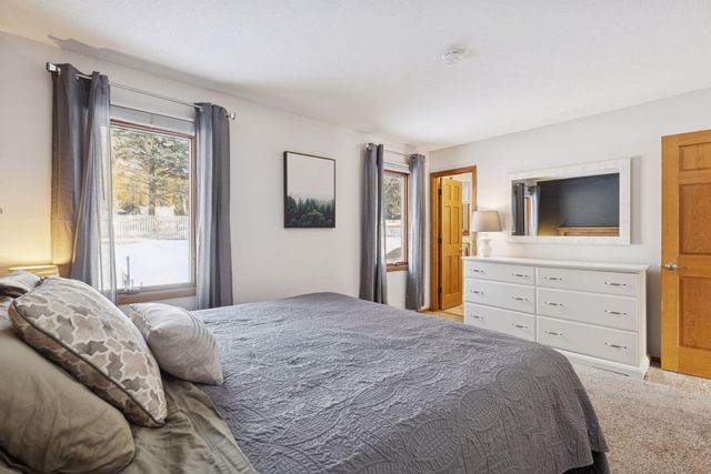 13817 James Avenue S, Burnsville, MN 55337