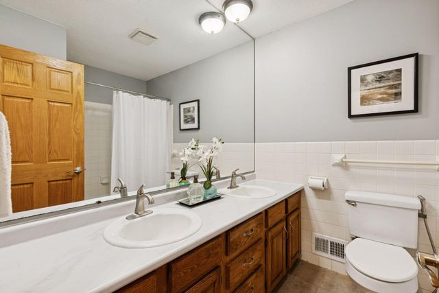 13817 James Avenue S, Burnsville, MN 55337