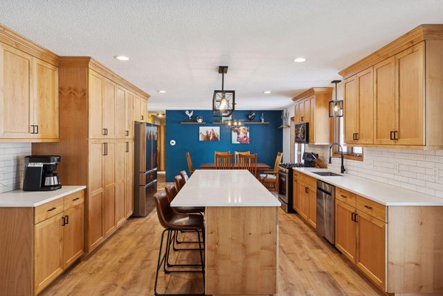 13817 James Avenue S, Burnsville, MN 55337