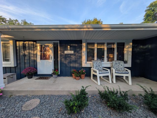 13817 James Avenue S, Burnsville, MN 55337