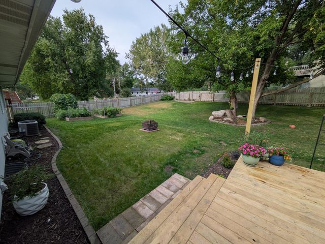 13817 James Avenue S, Burnsville, MN 55337