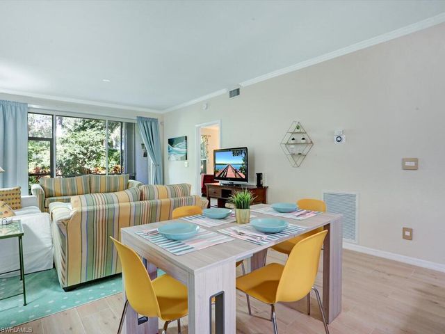 7095 Barrington Cir Apt 102, Naples, FL 34108