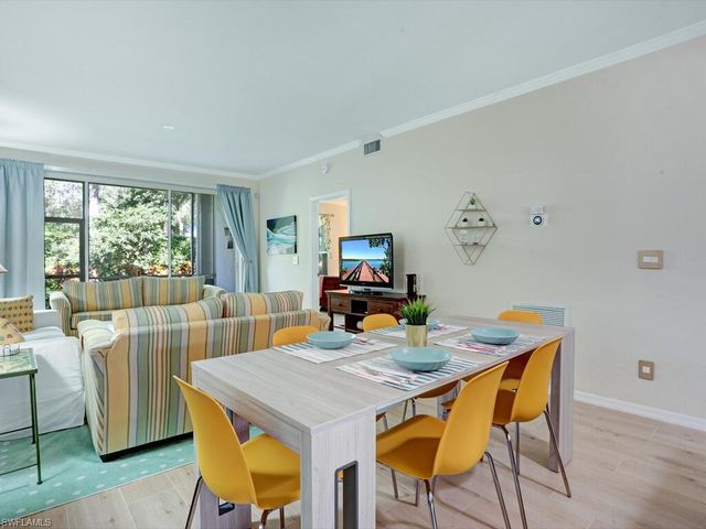 7095 Barrington Cir Apt 102, Naples, FL 34108