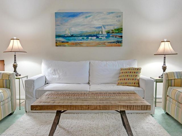 7095 Barrington Cir Apt 102, Naples, FL 34108