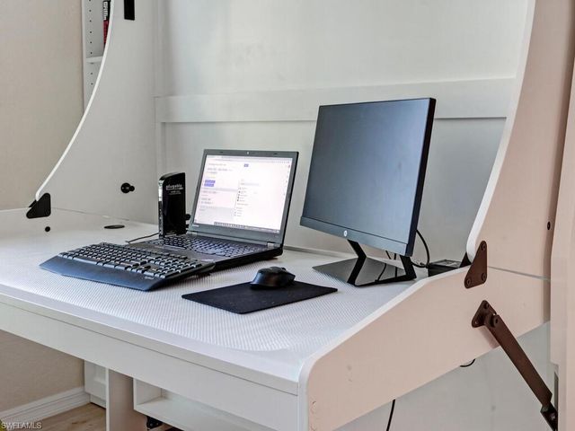 7095 Barrington Cir Apt 102, Naples, FL 34108