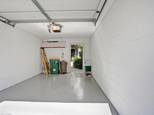 7095 Barrington Cir Apt 102, Naples, FL 34108