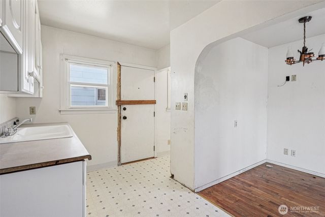 1236 S Director Street, Seattle, WA 98108