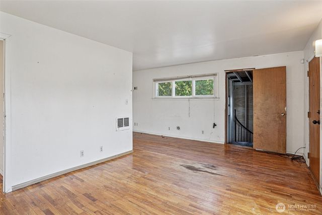 1236 S Director Street, Seattle, WA 98108