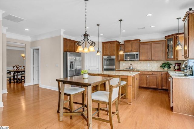 31 Wood Hollow Circle, Greer, SC 29650