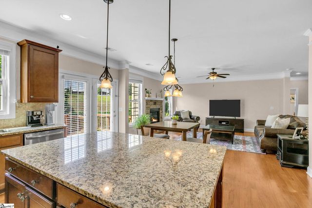 31 Wood Hollow Circle, Greer, SC 29650