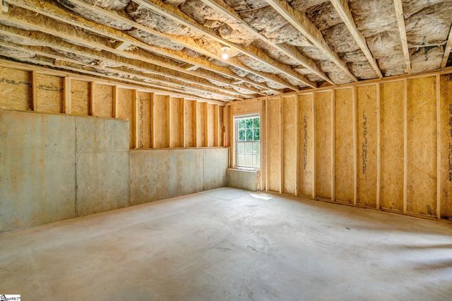 31 Wood Hollow Circle, Greer, SC 29650