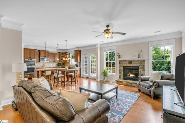 31 Wood Hollow Circle, Greer, SC 29650