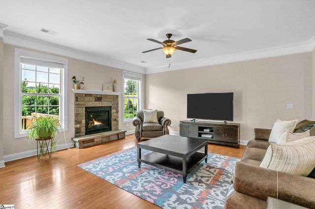 31 Wood Hollow Circle, Greer, SC 29650