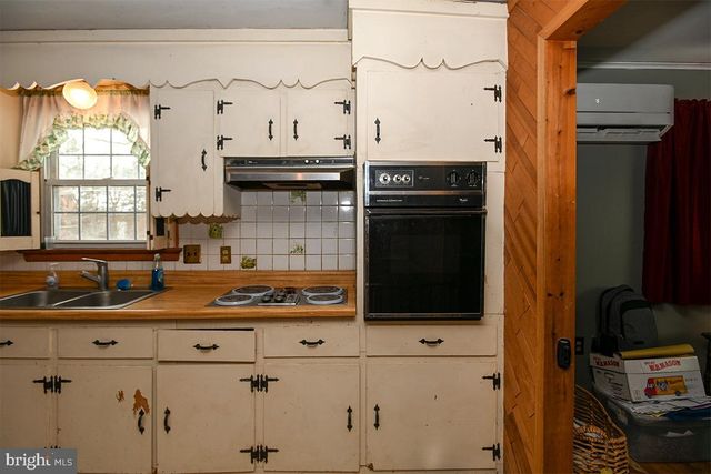 66 N HOOK RD, Pennsville, NJ 08070