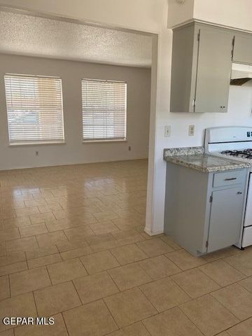 6925 Escondido Drive B, El Paso, TX 79912