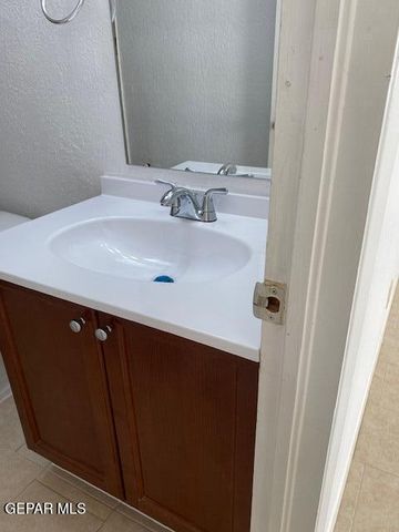 6925 Escondido Drive B, El Paso, TX 79912