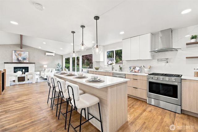 15237 NE 3rd Street, Bellevue, WA 98007
