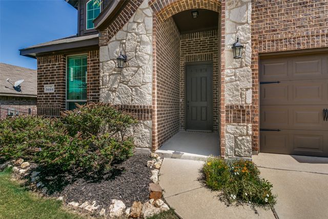 5444 Strong Stead Drive, Fort Worth, TX 76123