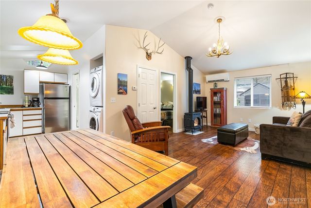 7419 Canyon View Drive, Deming, WA 98244