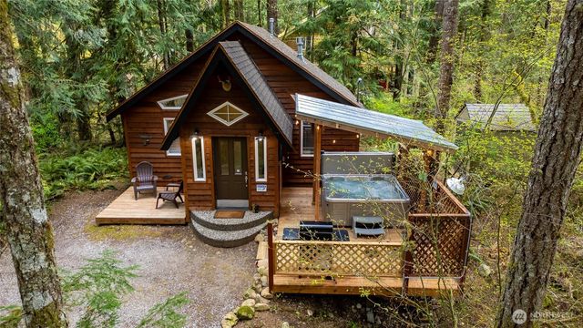 7419 Canyon View Drive, Deming, WA 98244