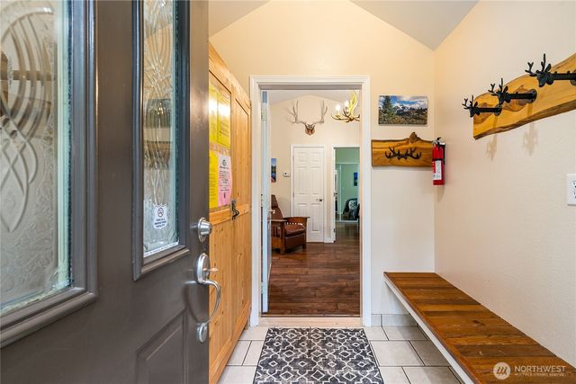 7419 Canyon View Drive, Deming, WA 98244