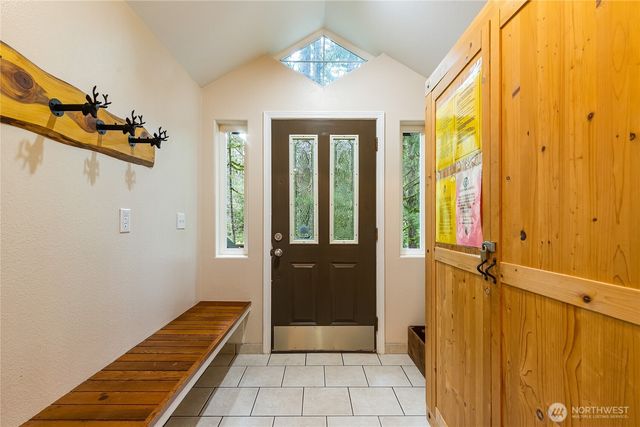 7419 Canyon View Drive, Deming, WA 98244
