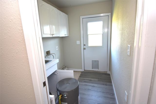 609 Nomad DR, Spicewood, TX 78669