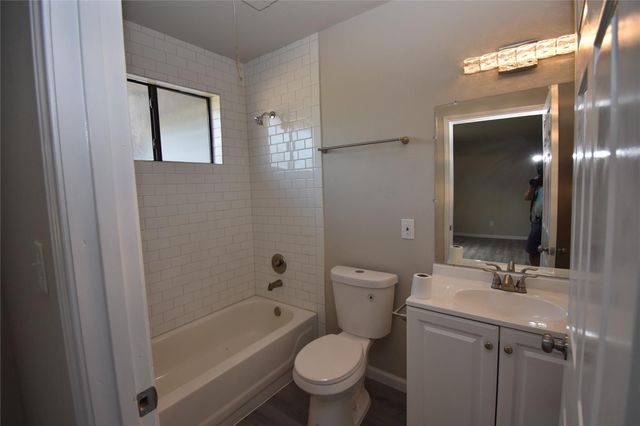 609 Nomad DR, Spicewood, TX 78669