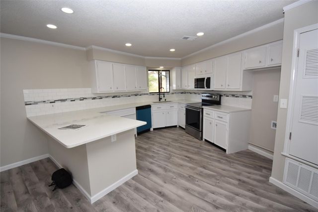 609 Nomad DR, Spicewood, TX 78669