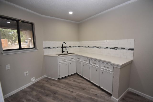 609 Nomad DR, Spicewood, TX 78669