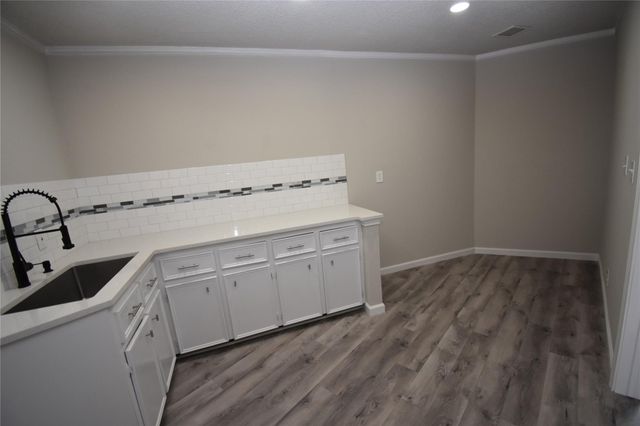 609 Nomad DR, Spicewood, TX 78669