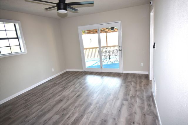 609 Nomad DR, Spicewood, TX 78669