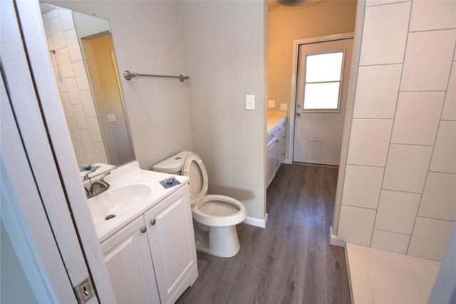 609 Nomad DR, Spicewood, TX 78669