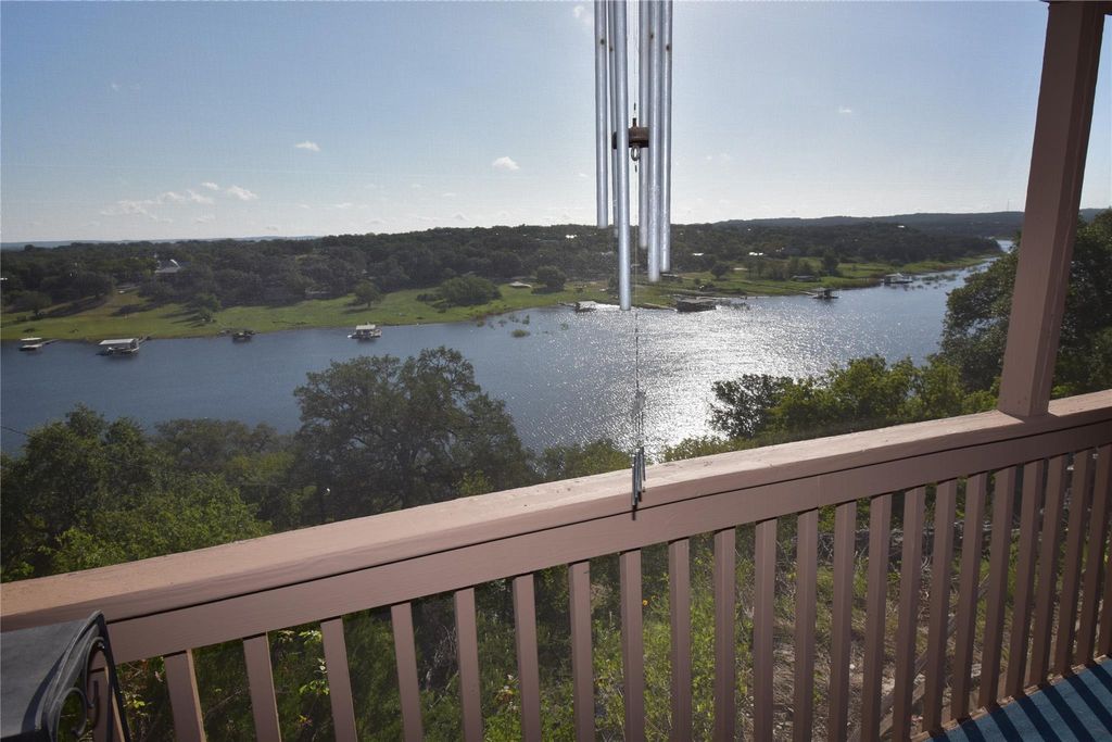 609 Nomad DR, Spicewood, TX 78669