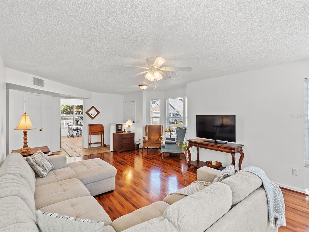 Image 5 of property listing at 2413 TACK ROOM LANE 2, Orlando, FL 32812