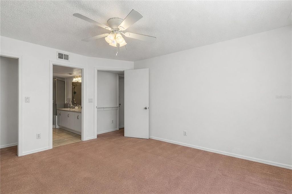 Image 7 of property listing at 2413 TACK ROOM LANE 2, Orlando, FL 32812