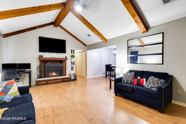 129 Hummingbird Lane, Lafayette, LA 70506