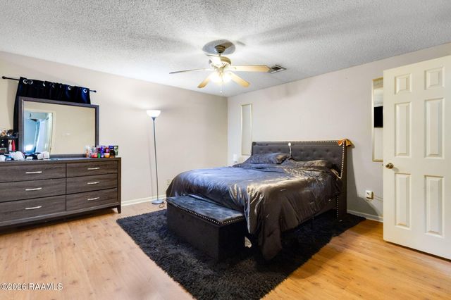 129 Hummingbird Lane, Lafayette, LA 70506