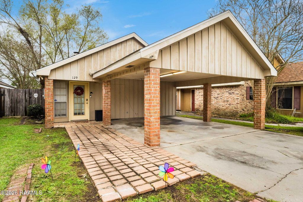 129 Hummingbird Lane, Lafayette, LA 70506