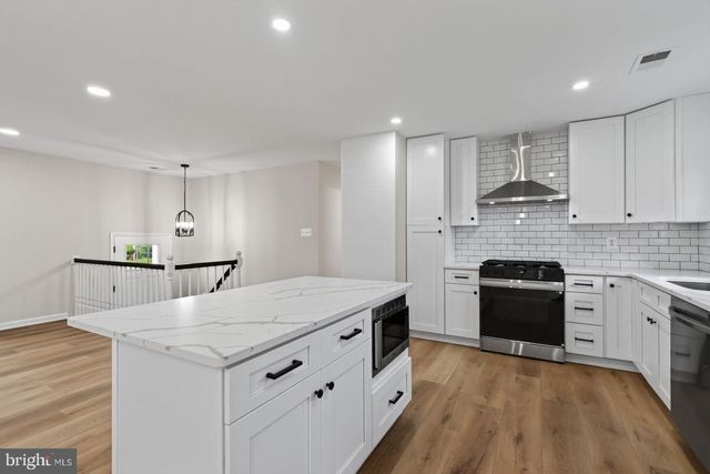 9927 PORTSMOUTH RD, Manassas, VA 20109