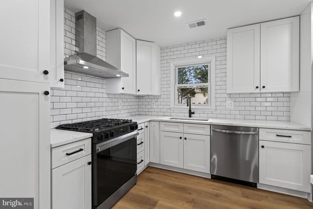 9927 PORTSMOUTH RD, Manassas, VA 20109